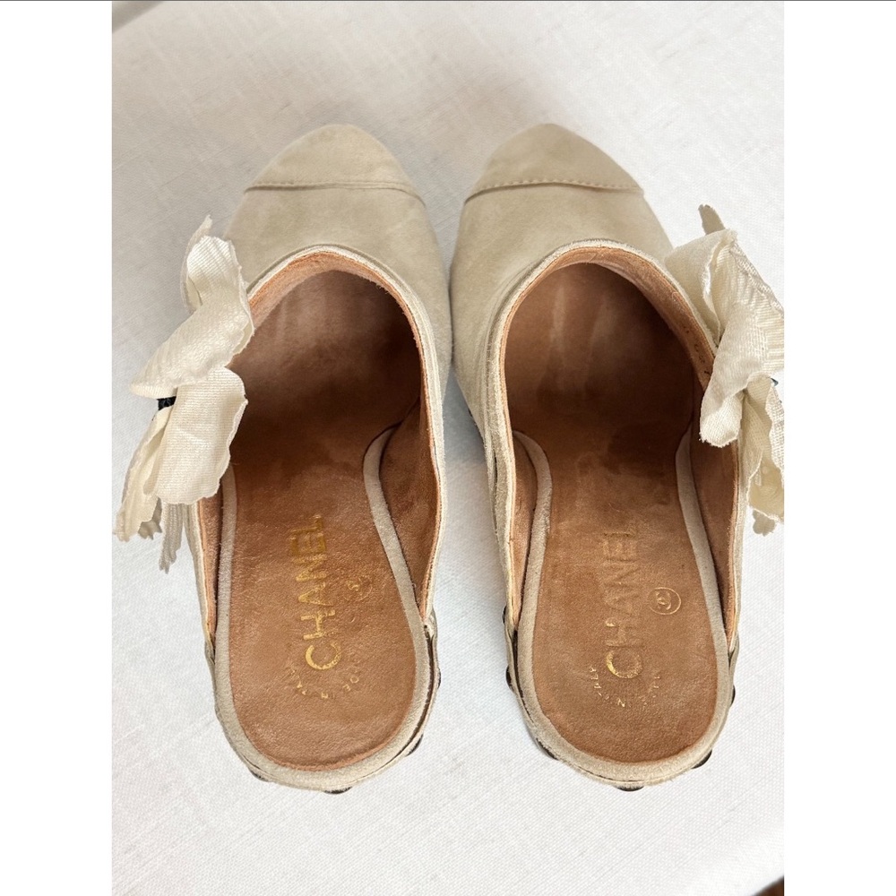 CHANEL Bridal Cream Floral Platform Clogs - Picture 8 of 13